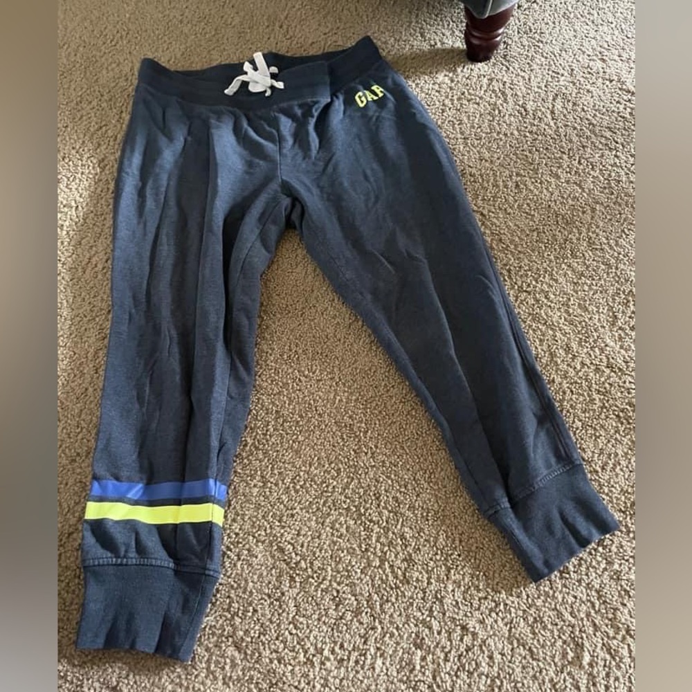 GAP - Picture 1 of 1